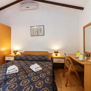 Mugeba Club Apartmán